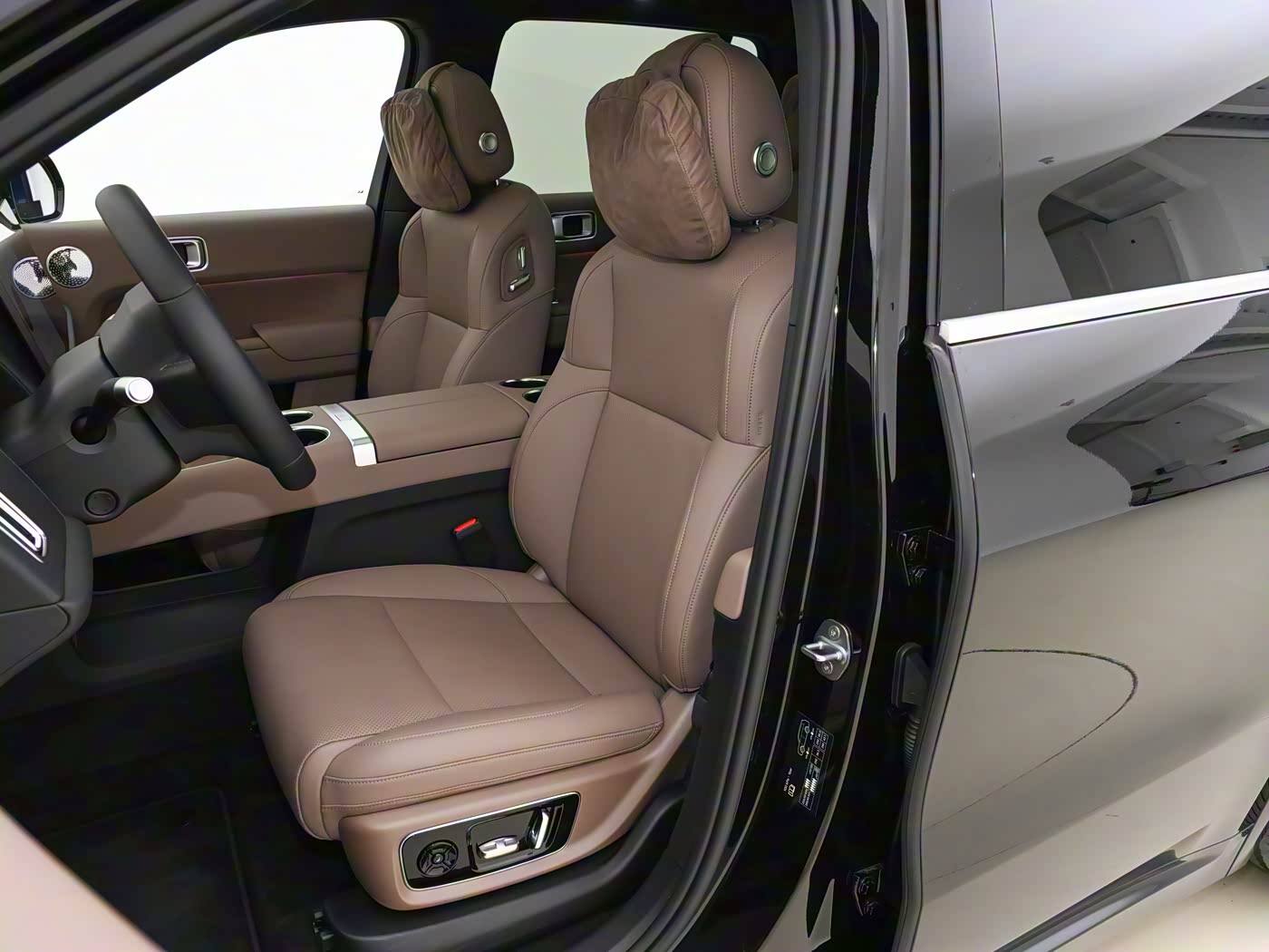 निर्यात के लिए गुणवत्तापूर्ण Li Auto L6 उपयोग किए गए हाइब्रिड कारों की खोज करें