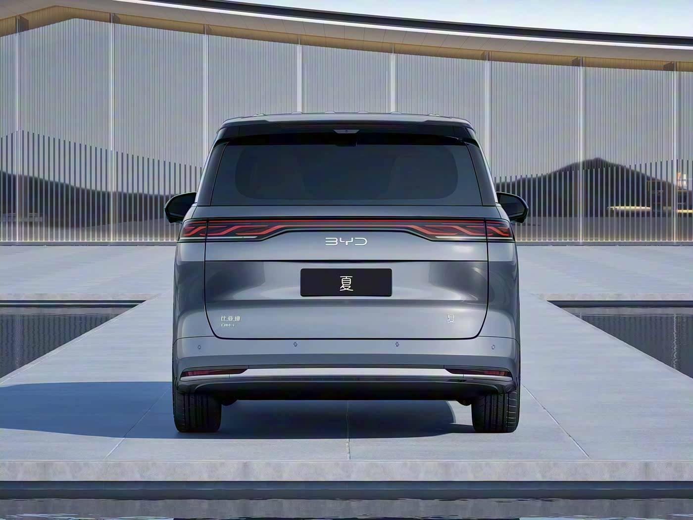 উচ্চ-মানের অভ্যন্তর এবং প্রযুক্তি