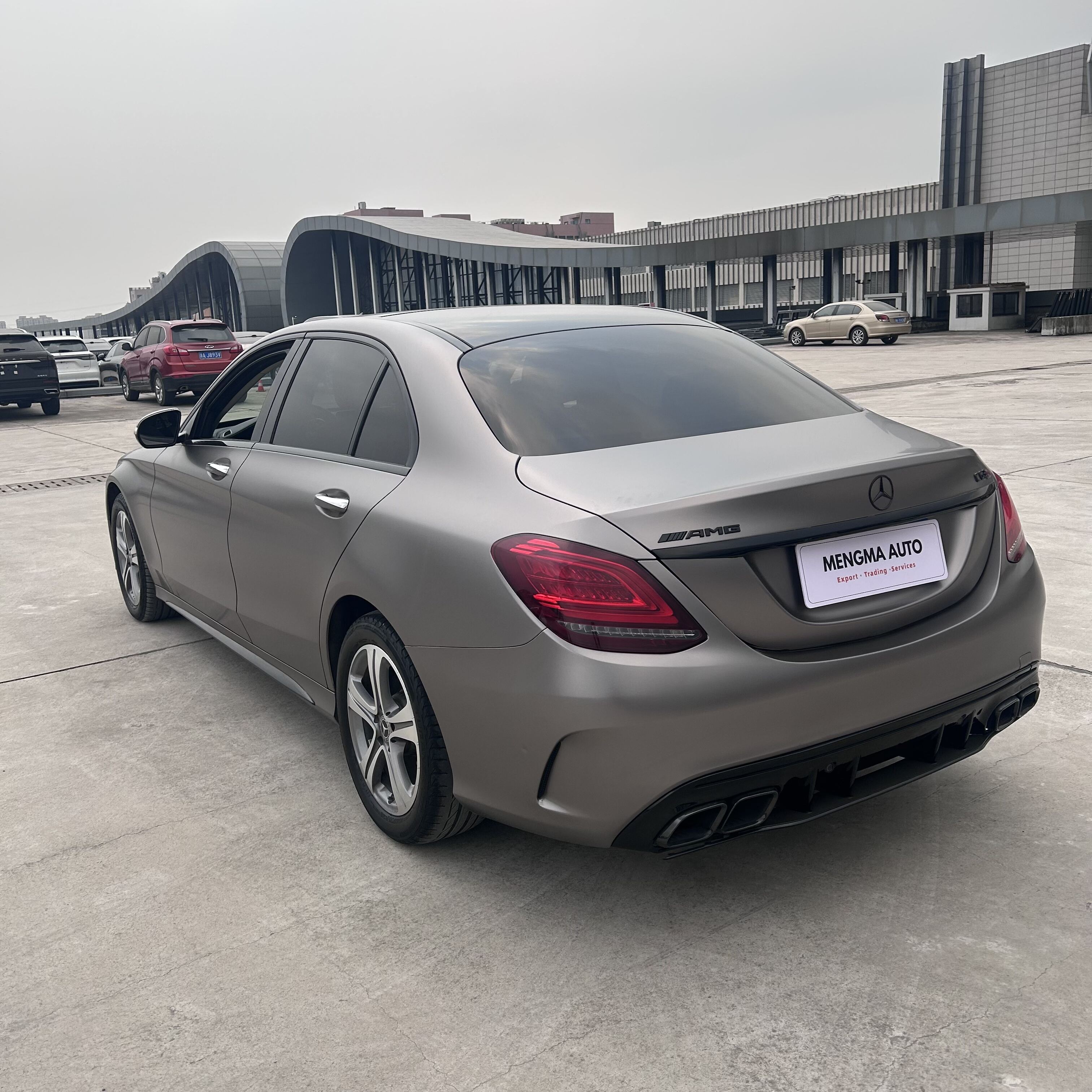 Premium brukte SUV-er til globale markeder