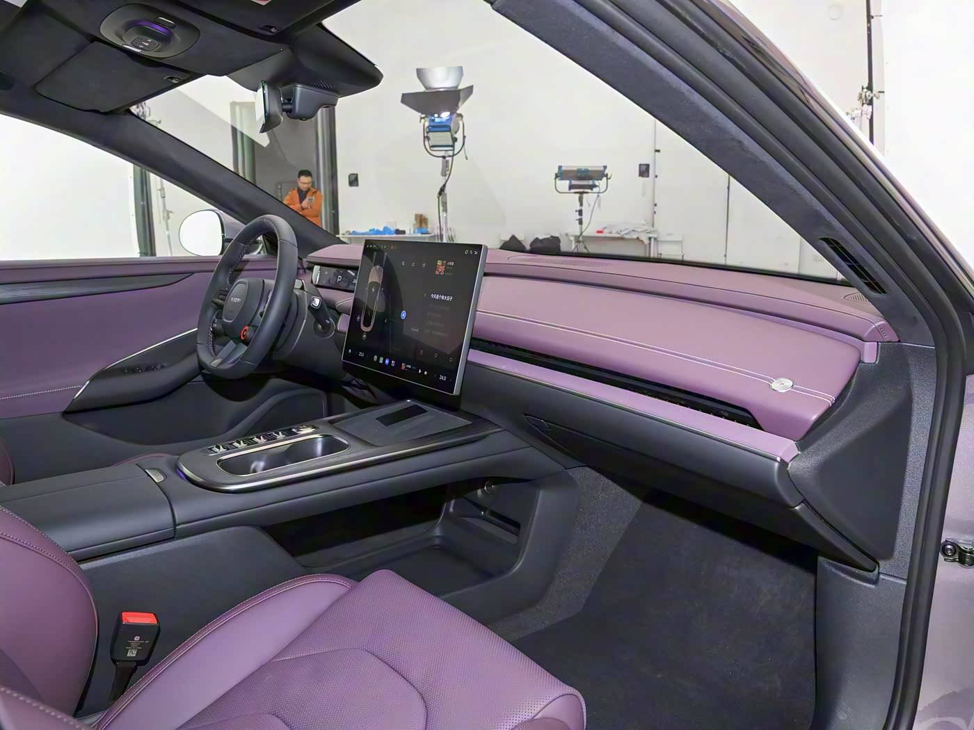 Tutustu itselataavien hybridiautojen liikkumisen tulevaisuuteen