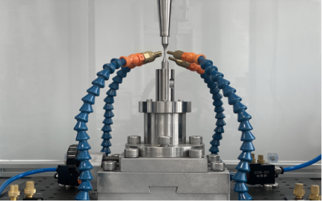 Multifunctional ultrasonic fatigue test system