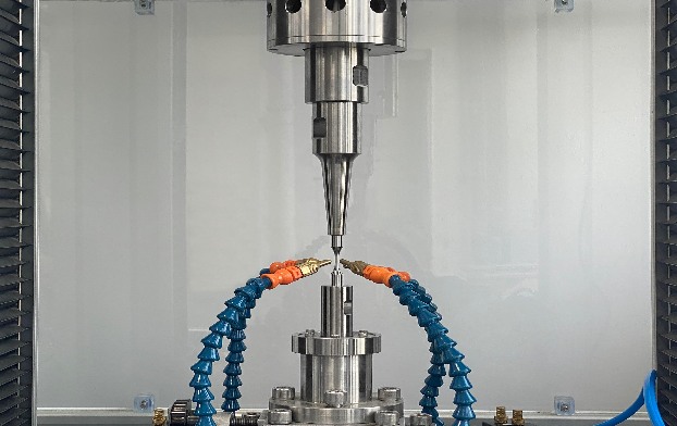 Multifunctional Ultrasonic Fatigue Testing System