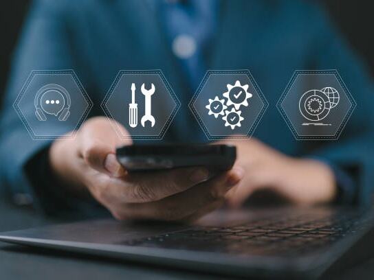 China's textile industry is accelerating transformation and upgrading towards smart manufacturing.