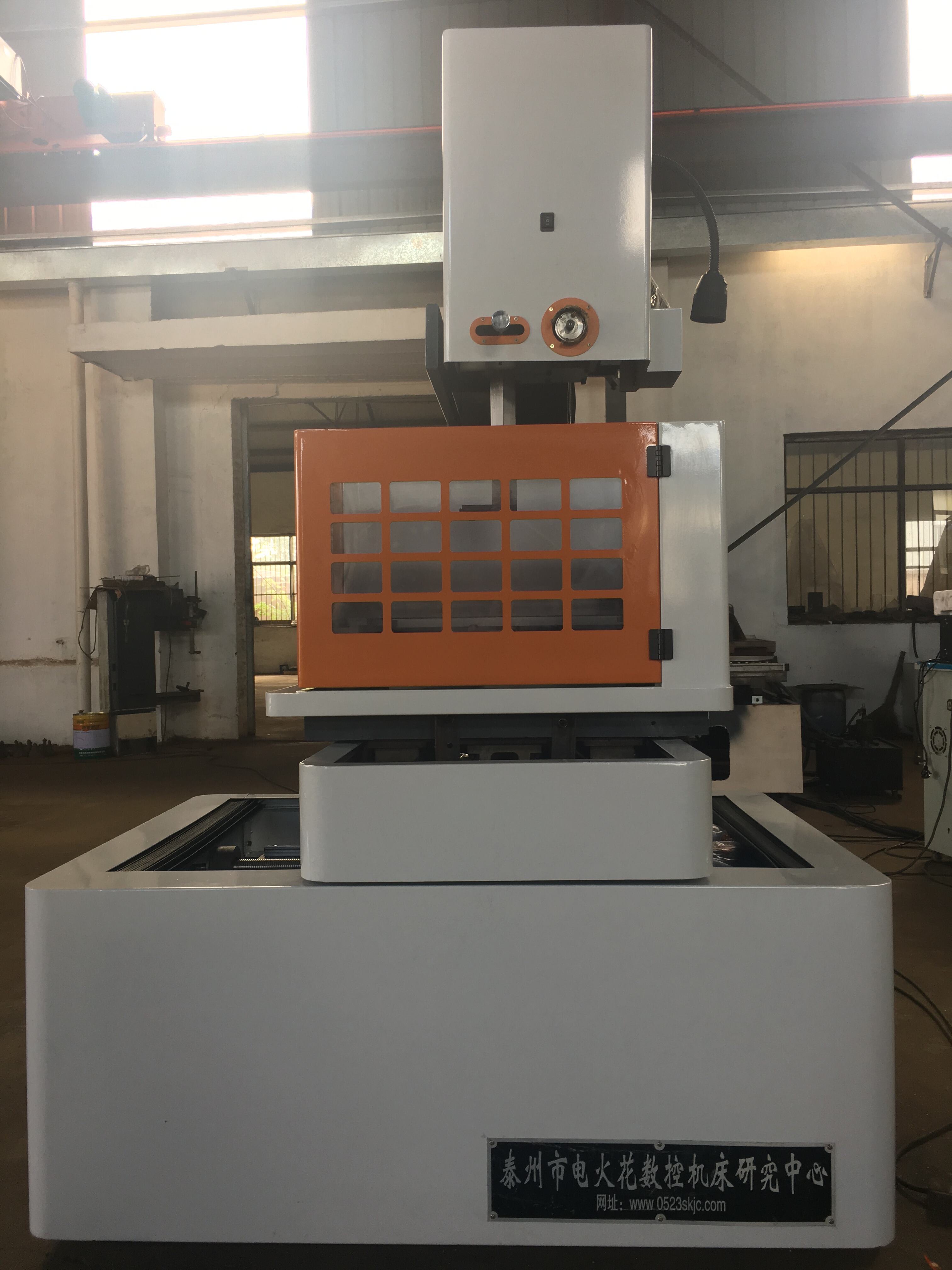 Hochentwickelte Mehrachsen-Präzisionssteuerung