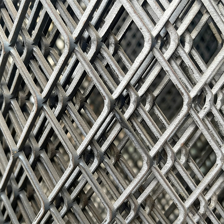 Versatile Expanded Wire Mesh for Fencing Ventilation and Filtration