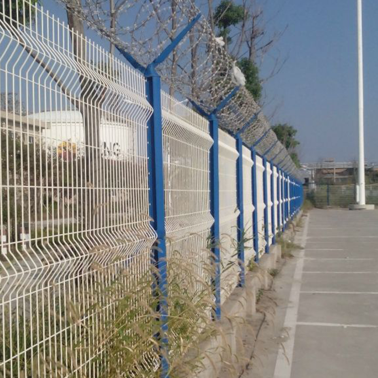 Explore Our Premium Link Fence Solutions