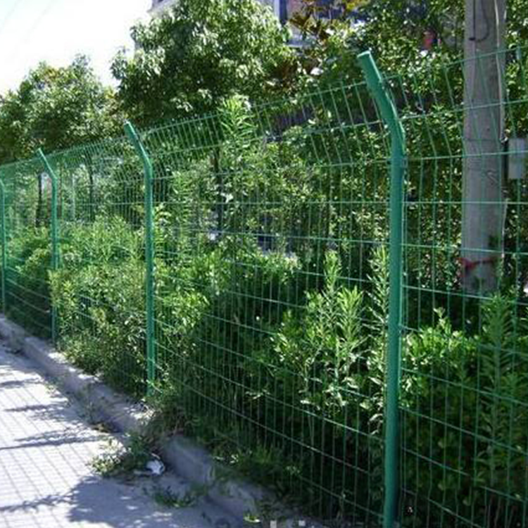 Discover Our Coated Chain Link Fences