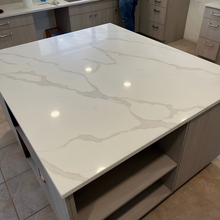 product ydstone modern design artificial quartz countertops calacatta polished surface engineered quartz slabs for dining application-1
