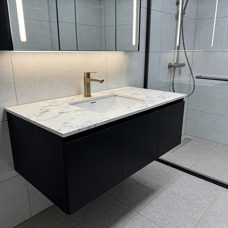 Modern Waterproof White Artificial Calacatta Quartz Stone Top Silica Quartz Stone Slab for Bathroom Vanity Tops