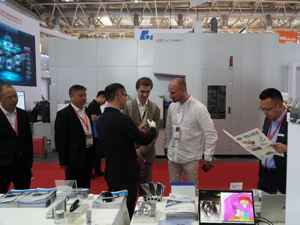 DEPU_CIMT2025_AVIC-Visit_5Axis-Solutions_Defense-Contractor.jpg