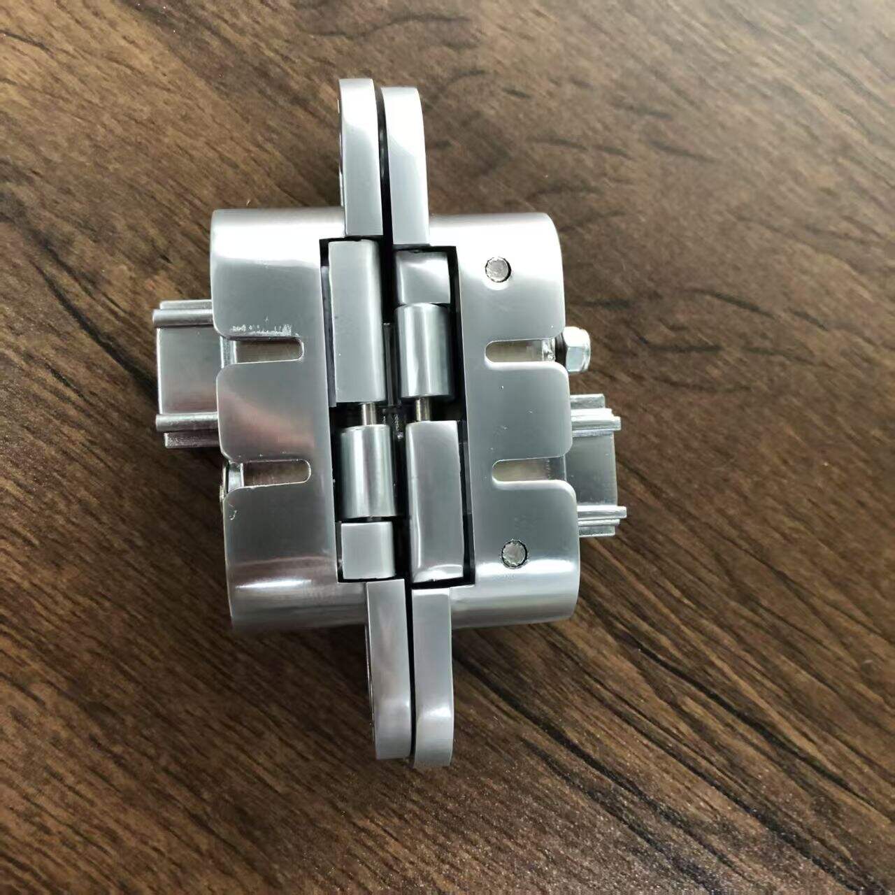 Eleve su mobiliario con nuestras bisagras ocultas para armarios