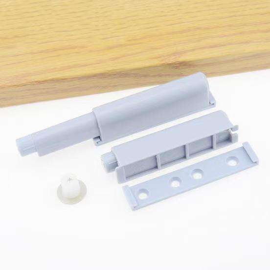 دسترسی جهانی با تخصص محلی