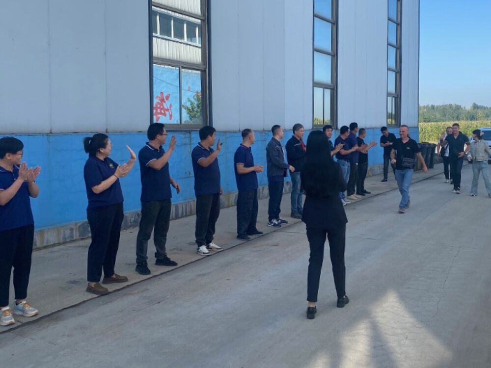 Foreign Clients Drop by HISENA Factory for Hands-On Equipment Training & Tech Chat
