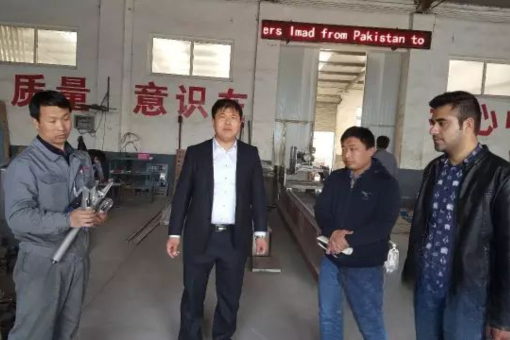Pakistani customers visit the company and sign orders with HISENA.