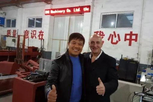 HISENA keeps welcoming foreign customers to visit our company!