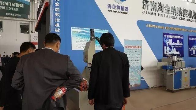 In Autumn of 2016,HISENA CNC machines were a big hit at China (Linqu) International Window  Door Curtain Wall Expo!4