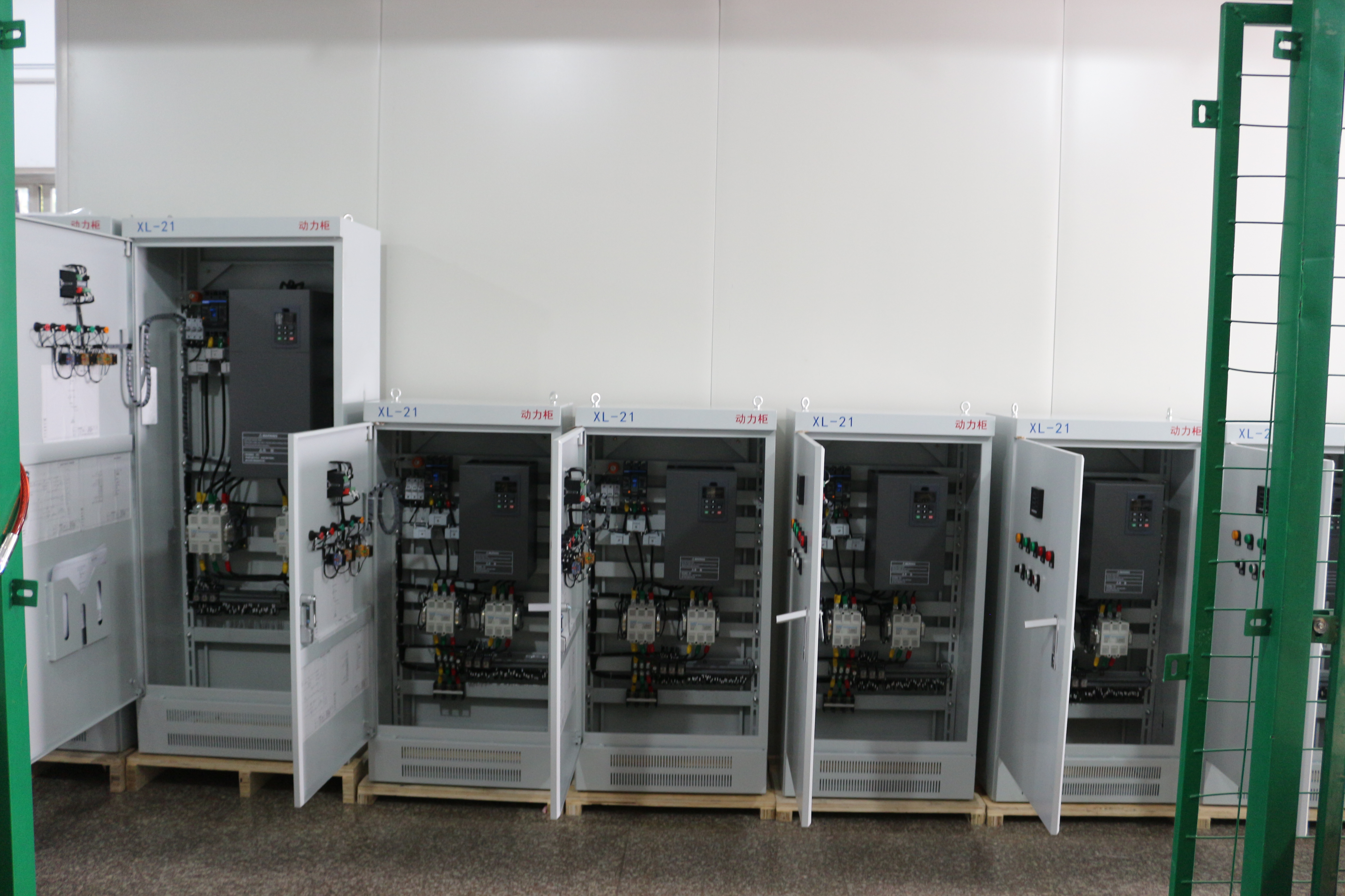 검증된 실적 기록 및 산업 신뢰성 기준