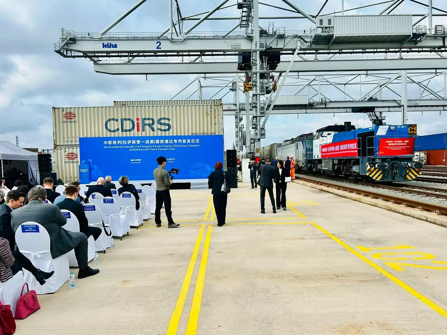 Olviden los retrasos en el Canal de Suez: China construye una ruta ferroviaria más rápida hacia Europa