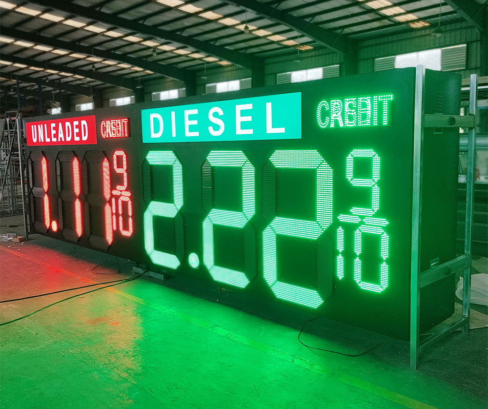 Which grabs more attention for fuel prices—monochrome or full-color led price boards?