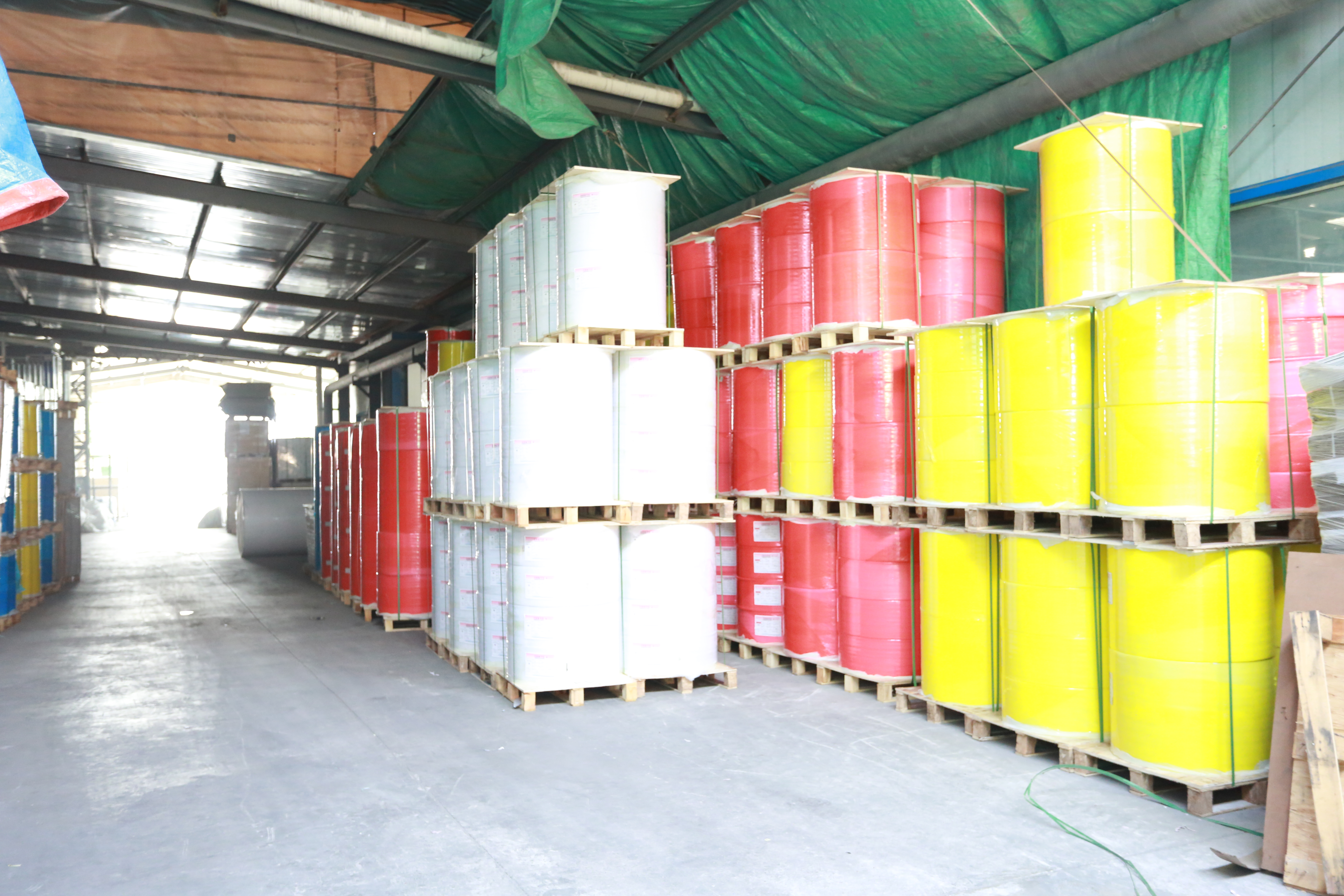 جودة وموثوقية لا تضاهى في لفائف الورق الأوفست