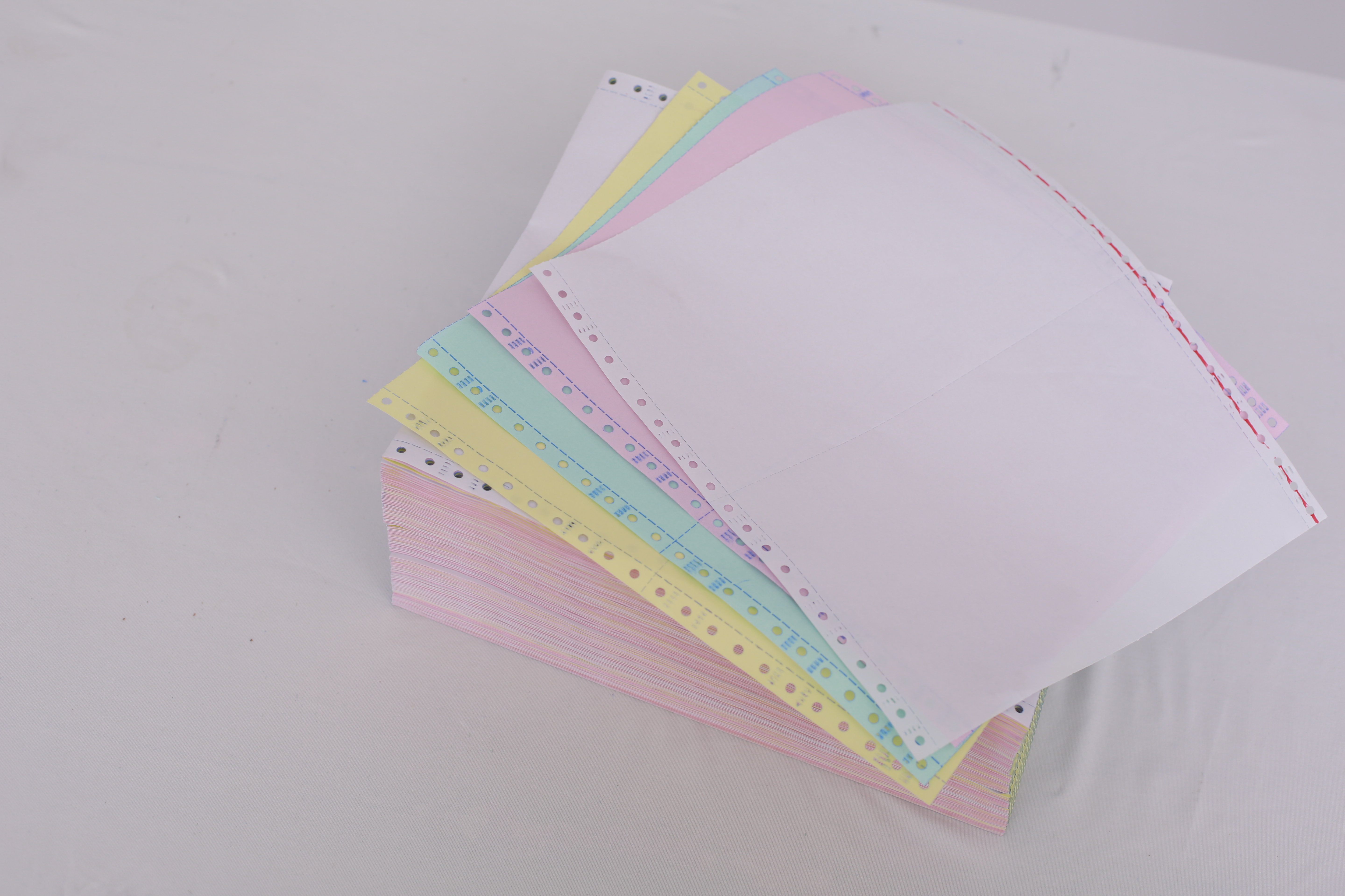 Mengapa Memilih Kertas NCR untuk Borang Maklum Balas Anda?