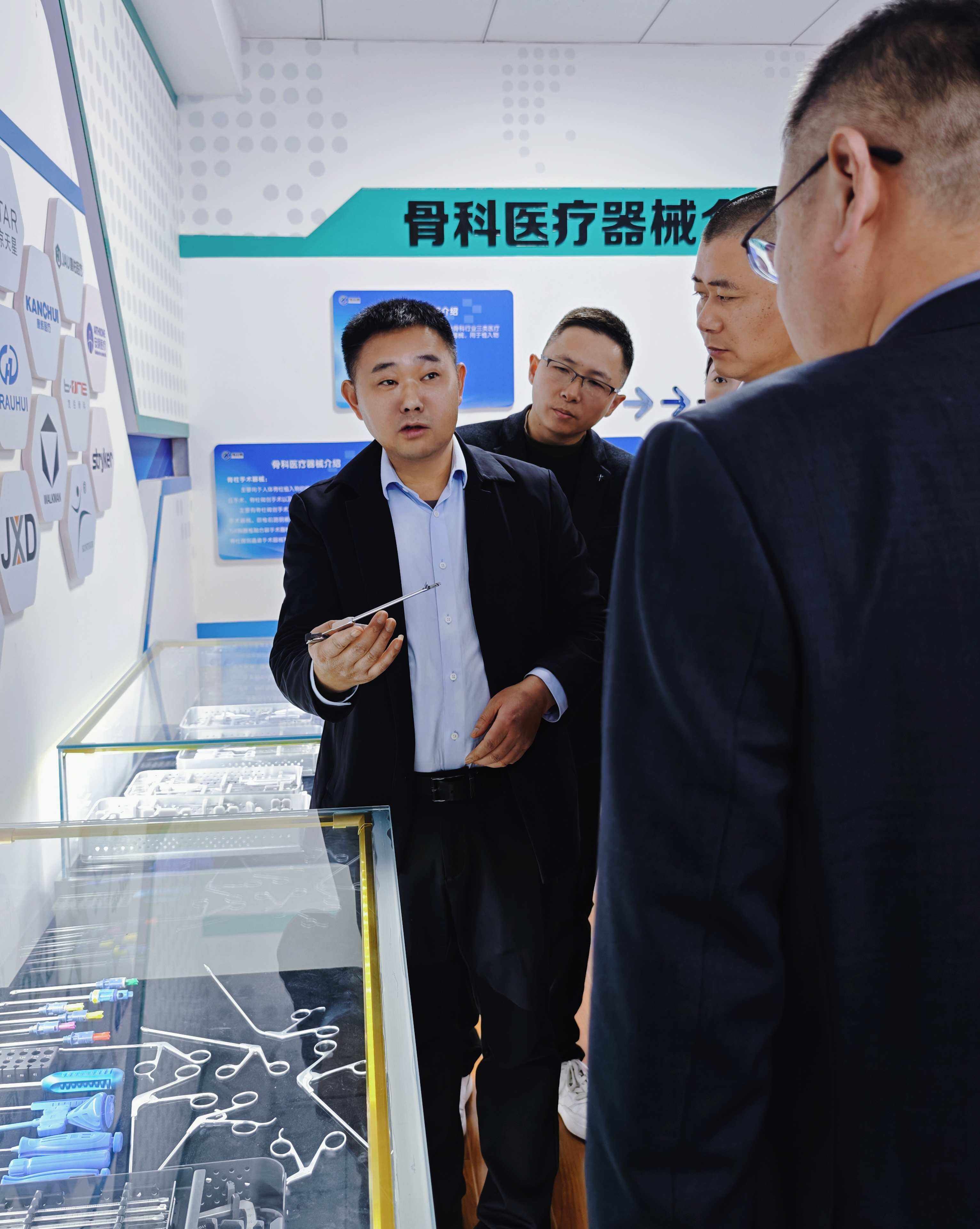 Overseas Procurement Delegation Visits the Company to Explore Advanced Manufacturing Capabilities and Future Cooperation-1