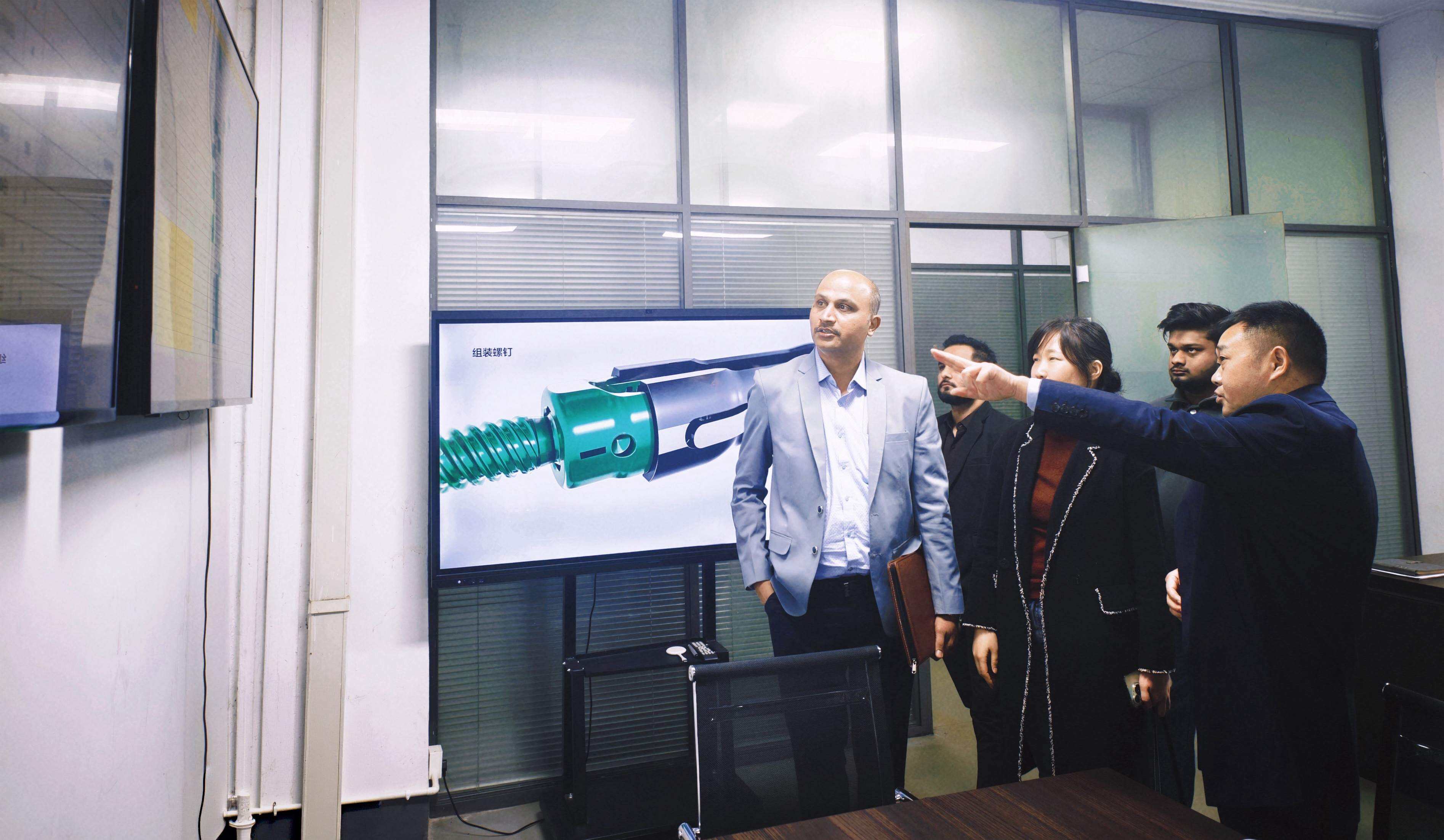 International Medical Device Delegation Visits Taruk Medical to Explore Advanced Manufacturing and Strategic Cooperation-5