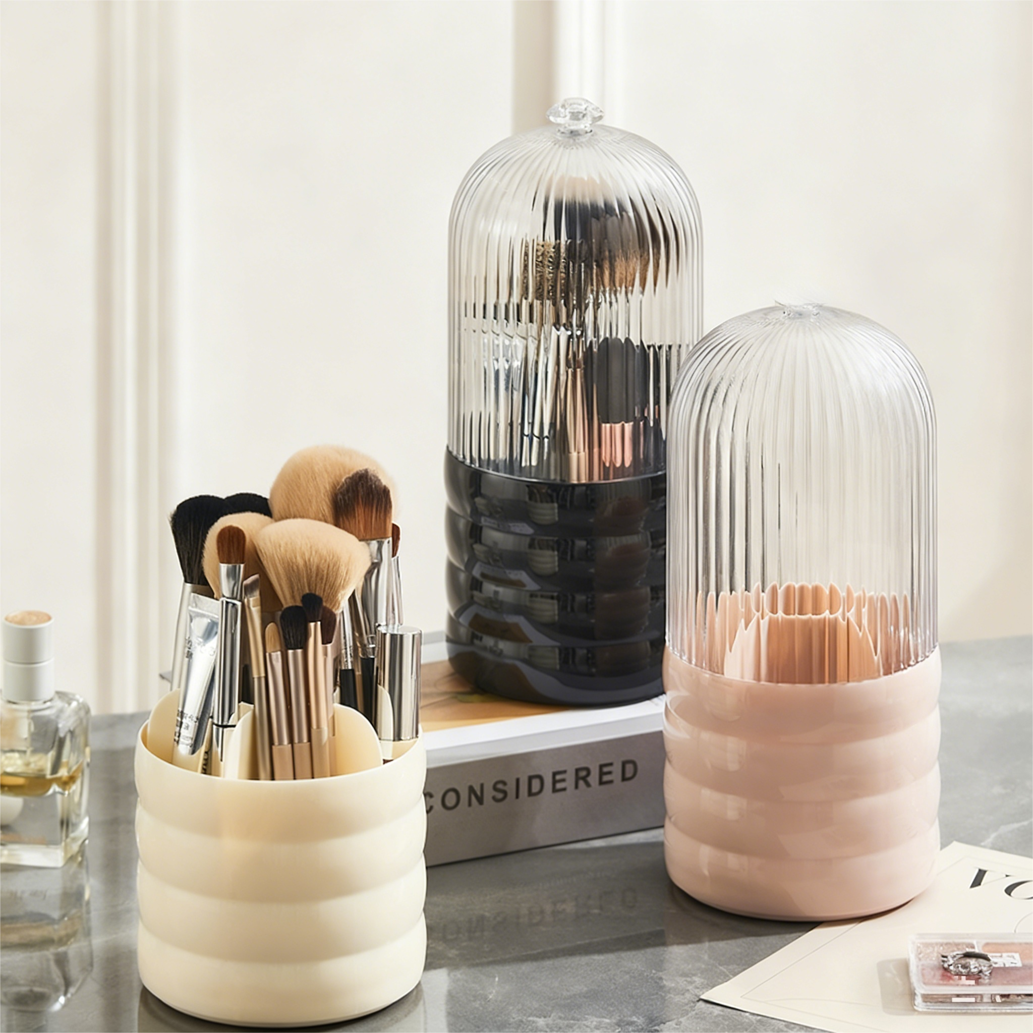 اكتشف أفضل منظمات المكياج