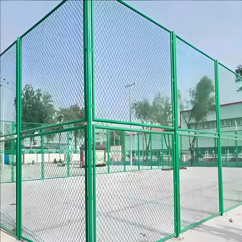 Temporary Chain Link Fence Panels with Self Closing Fence Gate and Galvanized Steel Fence Post for Construction Site Security manufacture