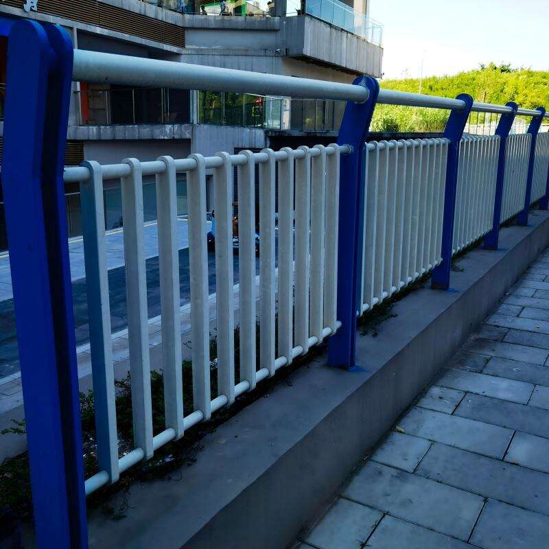 Wie lange ist die Lebensdauer von Zinkstahl-Traffikschutzgeländern