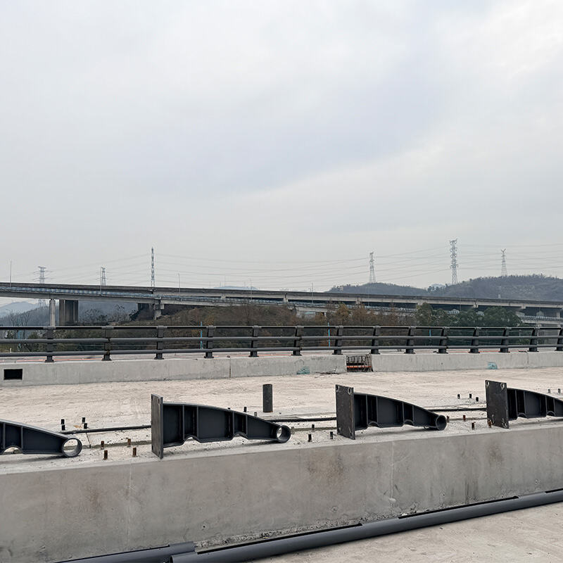 column | Road isolation guardrail