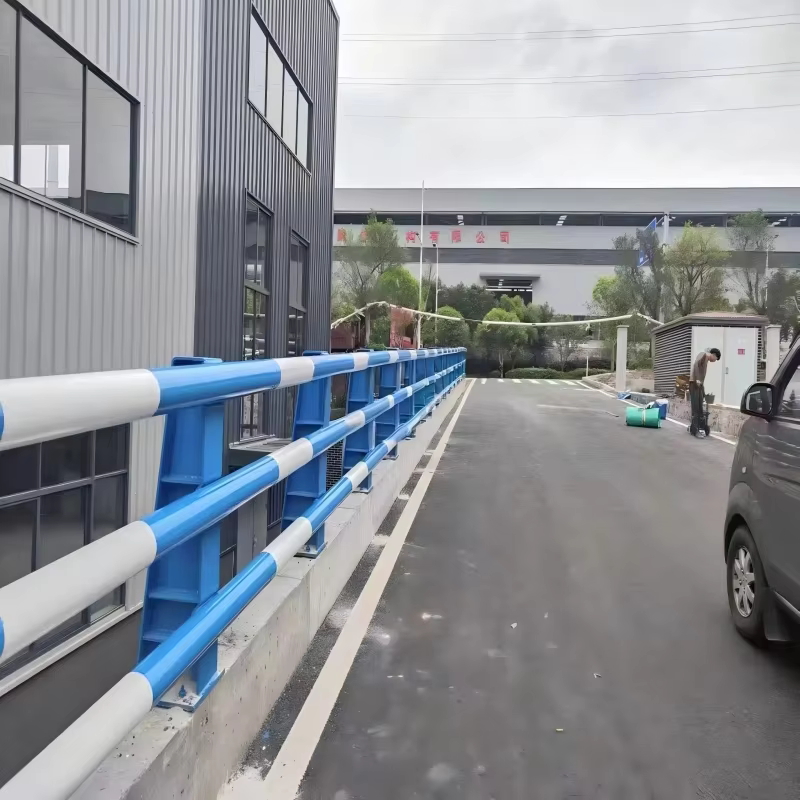 Q235 Steel Plate  Pedestrian Guardrail 114/89 Steel Pipe with Anti-Climb Design, Ideal for Public Spaces and Sidewalks details