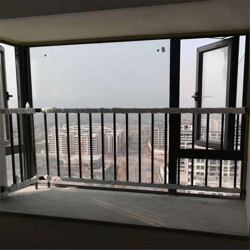 Protective Railings for Safety & Durability | Zhengda