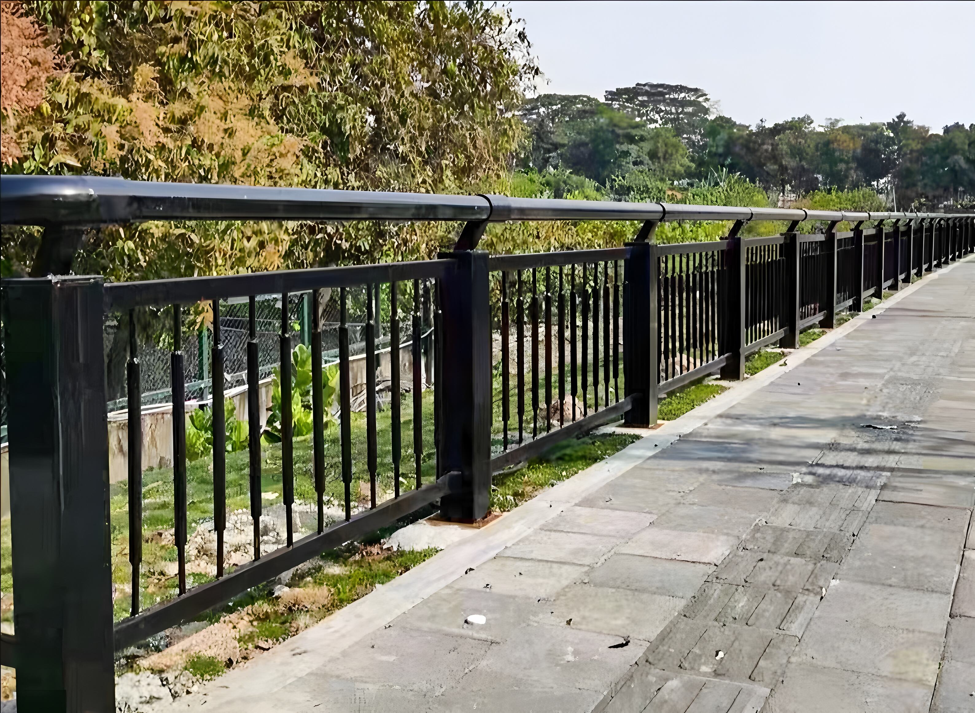 Αντίστοιχη Ασφάλεια και Ανθεκτικότητα σε Προστατευτικά Κιγκλιδώματα Γεφυρών