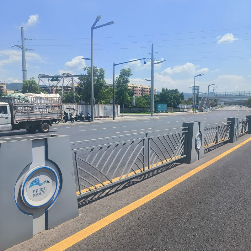 V jakých scénářích je nutné použít silniční oddělovací zábradlí?