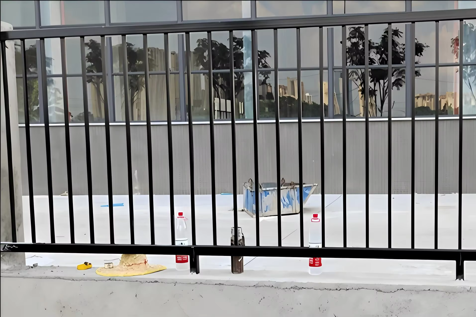 Galvanized Steel Balcony Railings Outdoor - Corrosion-Resistant & Modern Railing Design for Balconies