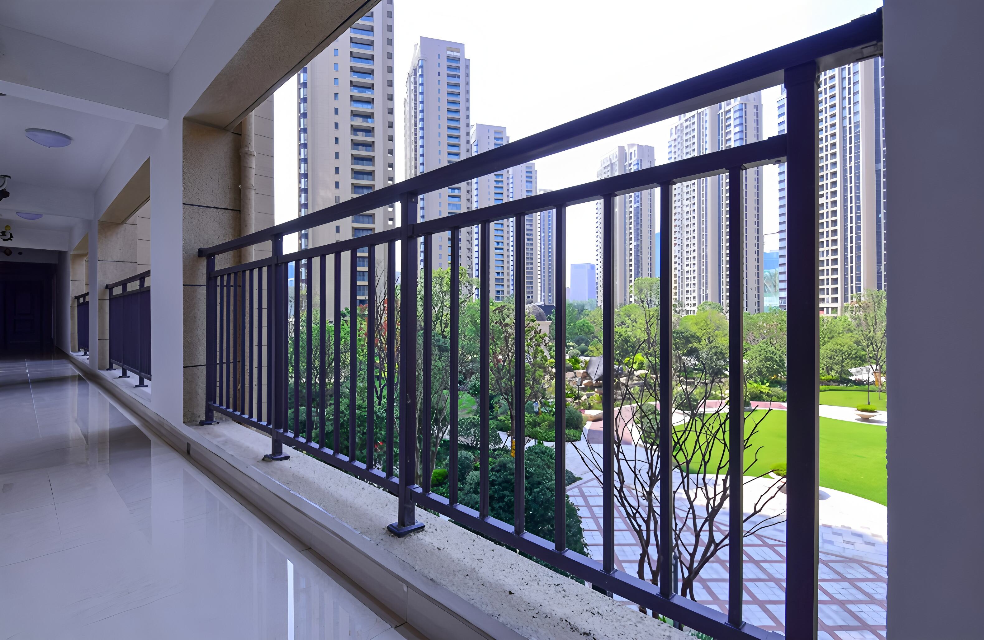 Саваан төмөр балкон шийдлээрээ өрөөгөө сайжруул