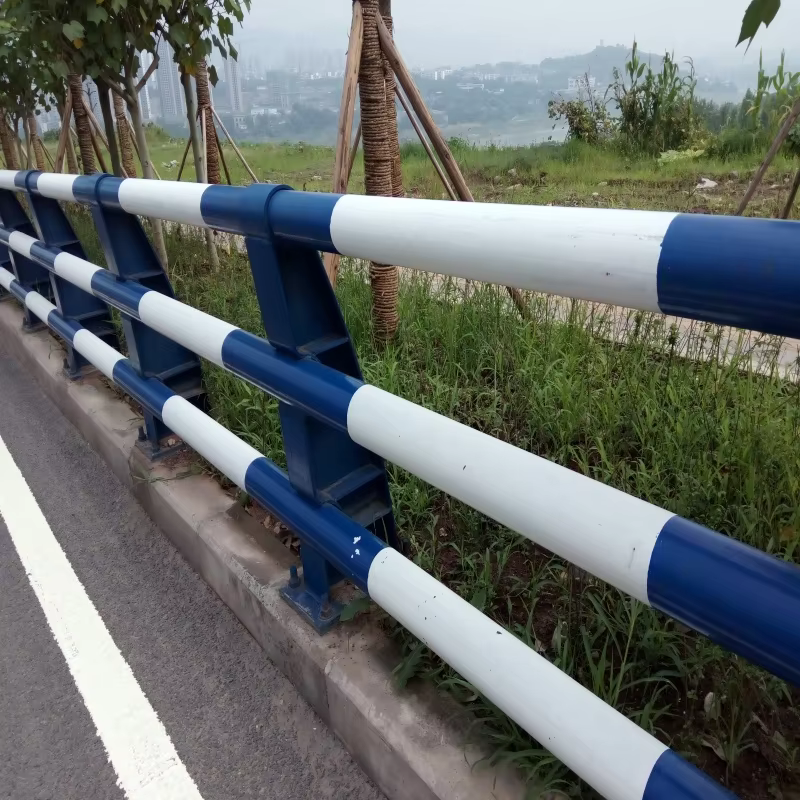 Q235 Steel Plate  Pedestrian Guardrail 114/89 Steel Pipe with Anti-Climb Design, Ideal for Public Spaces and Sidewalks details