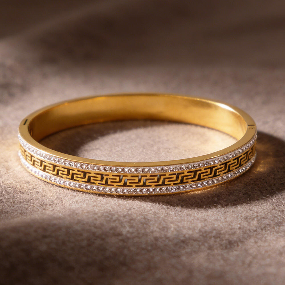 gelang Baja Tahan Karat Berlapis Emas 18K dengan Hiasan Rhinestone Penuh & Pola Kunci Yunani | Tahan Air & Tahan Kusam