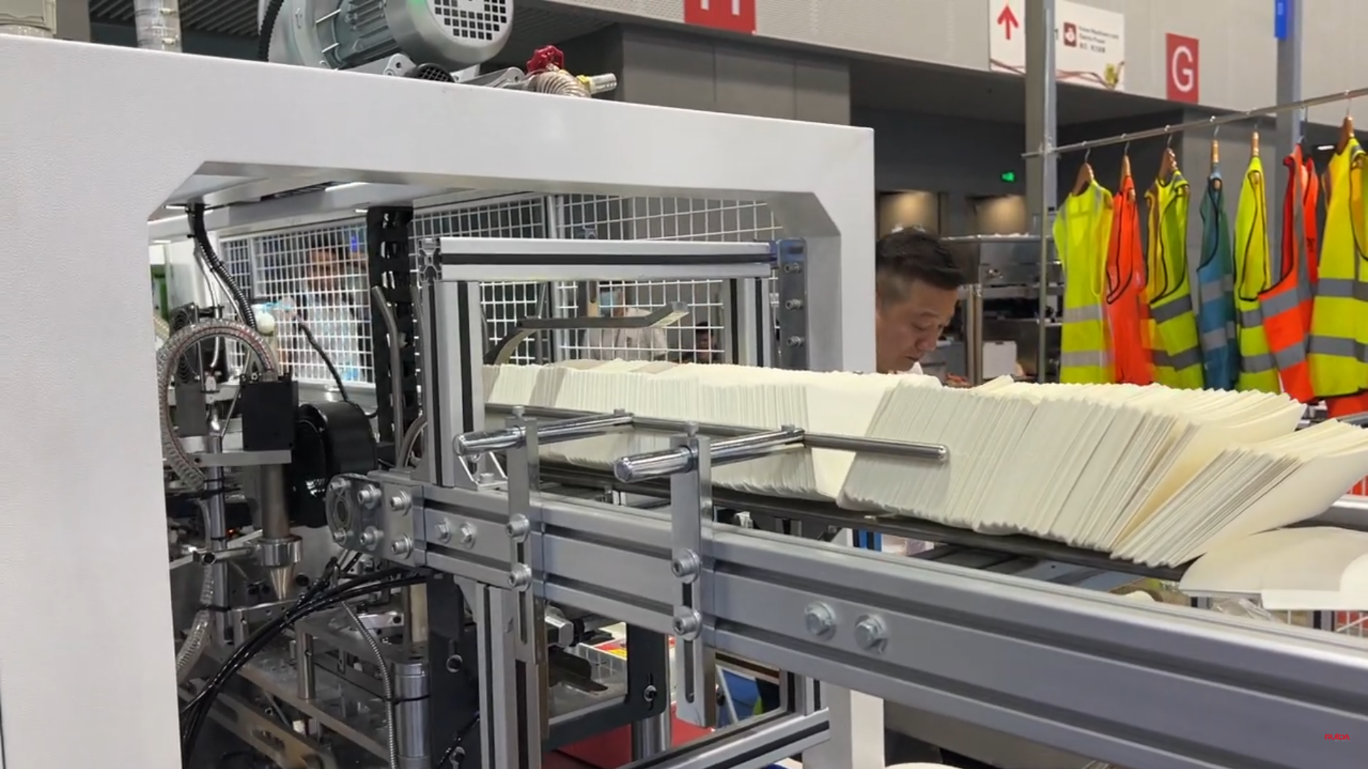 Máquina automática de alta velocidade para copos de papel 160+ pcs/min para 7 oz em exposição