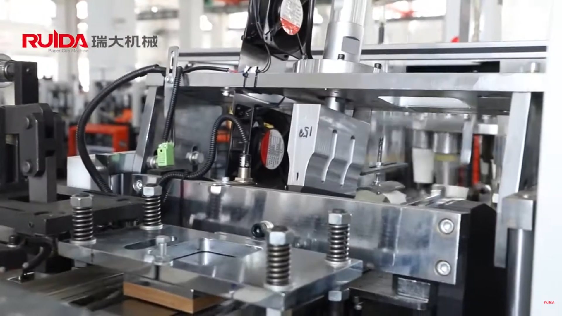 Máquina para copos de papel com alça