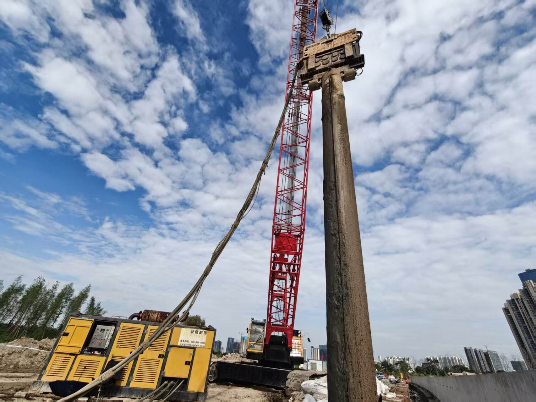 Why Is a Hydraulic Hammer Preferred in Modern Piling Projects?