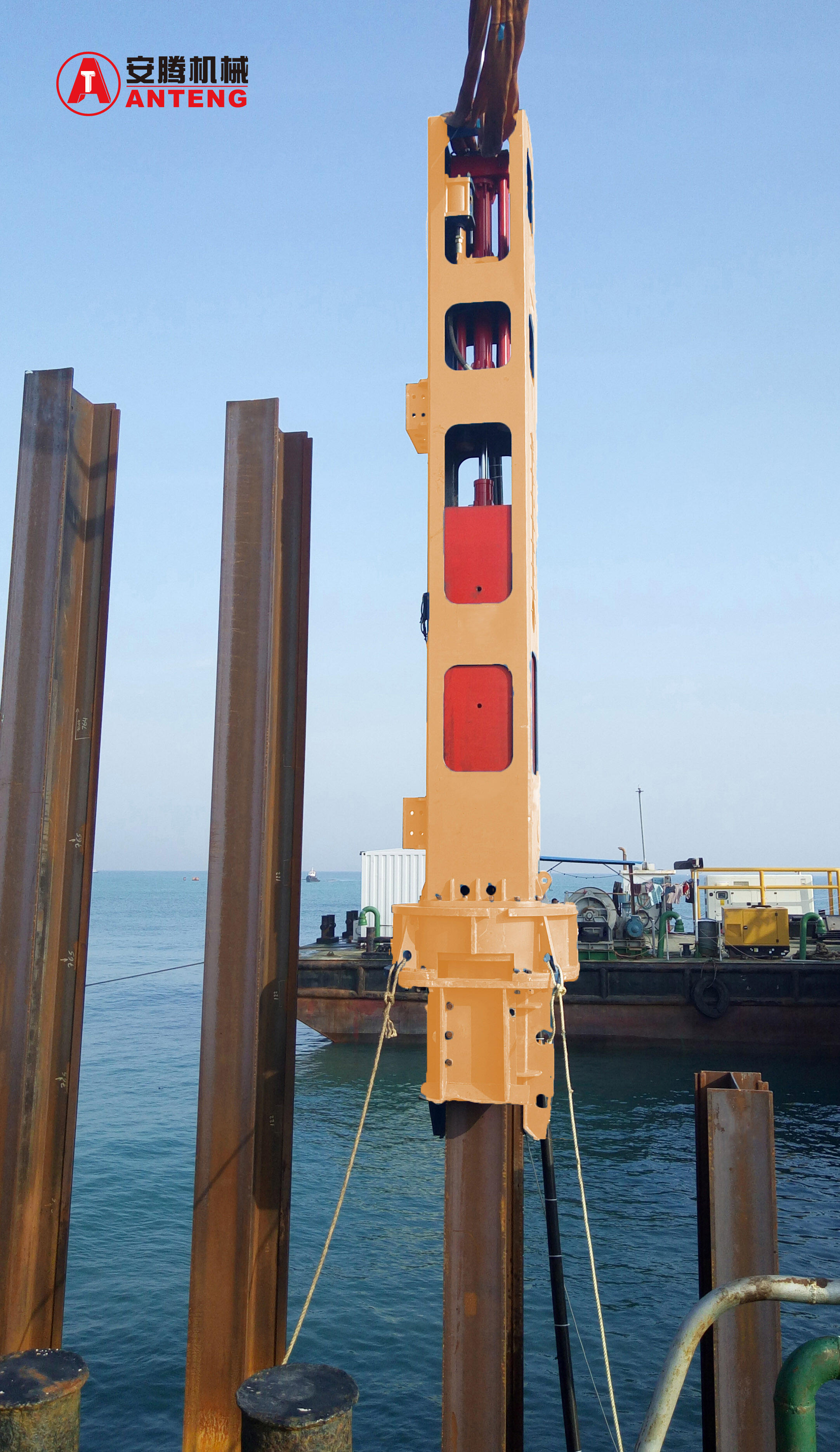 インパクトハンマーの基本的な動作原理は何ですか？