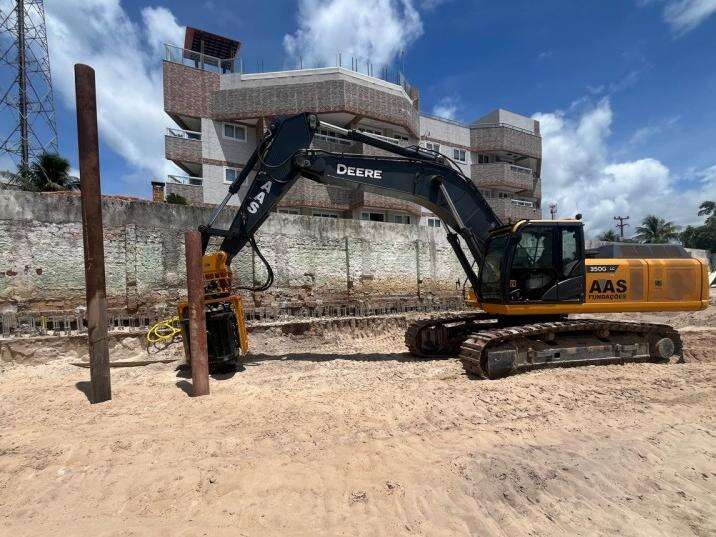 Building Foundation Construction in Brazil – AT-65B Driving 6m × Ø300mm Steel Tube Piles
