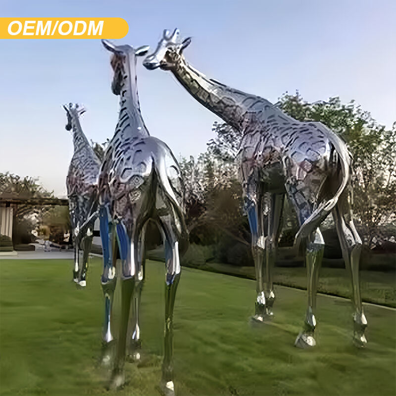 Ab Werk gefertigte Großhandelsware günstigerer Preis Messingmetall moderne Gartendekoration drei stehende Bronzetierskulpturen Statue