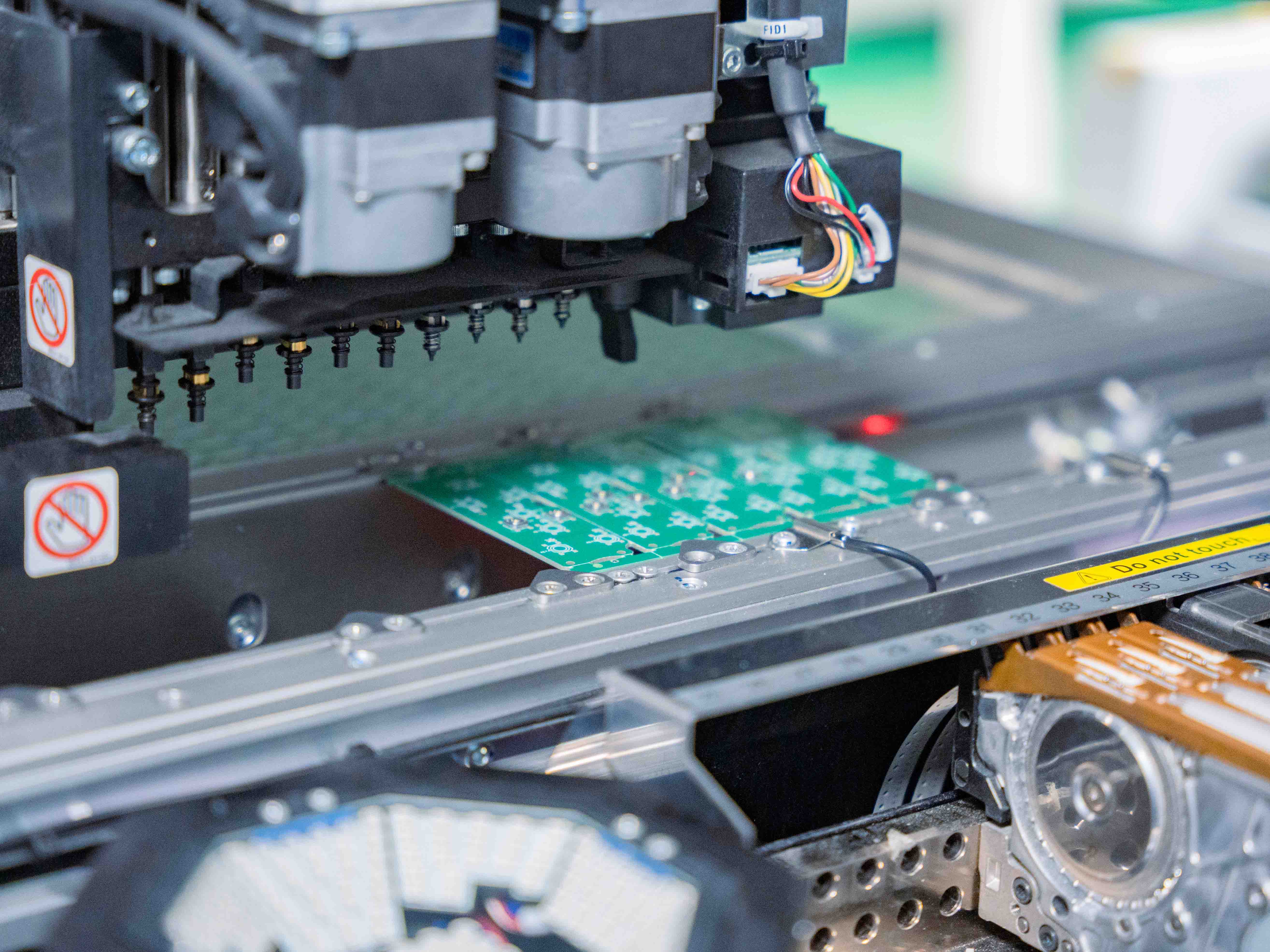 How Surface Mount Technology (SMT) is Transforming Modern Electronics