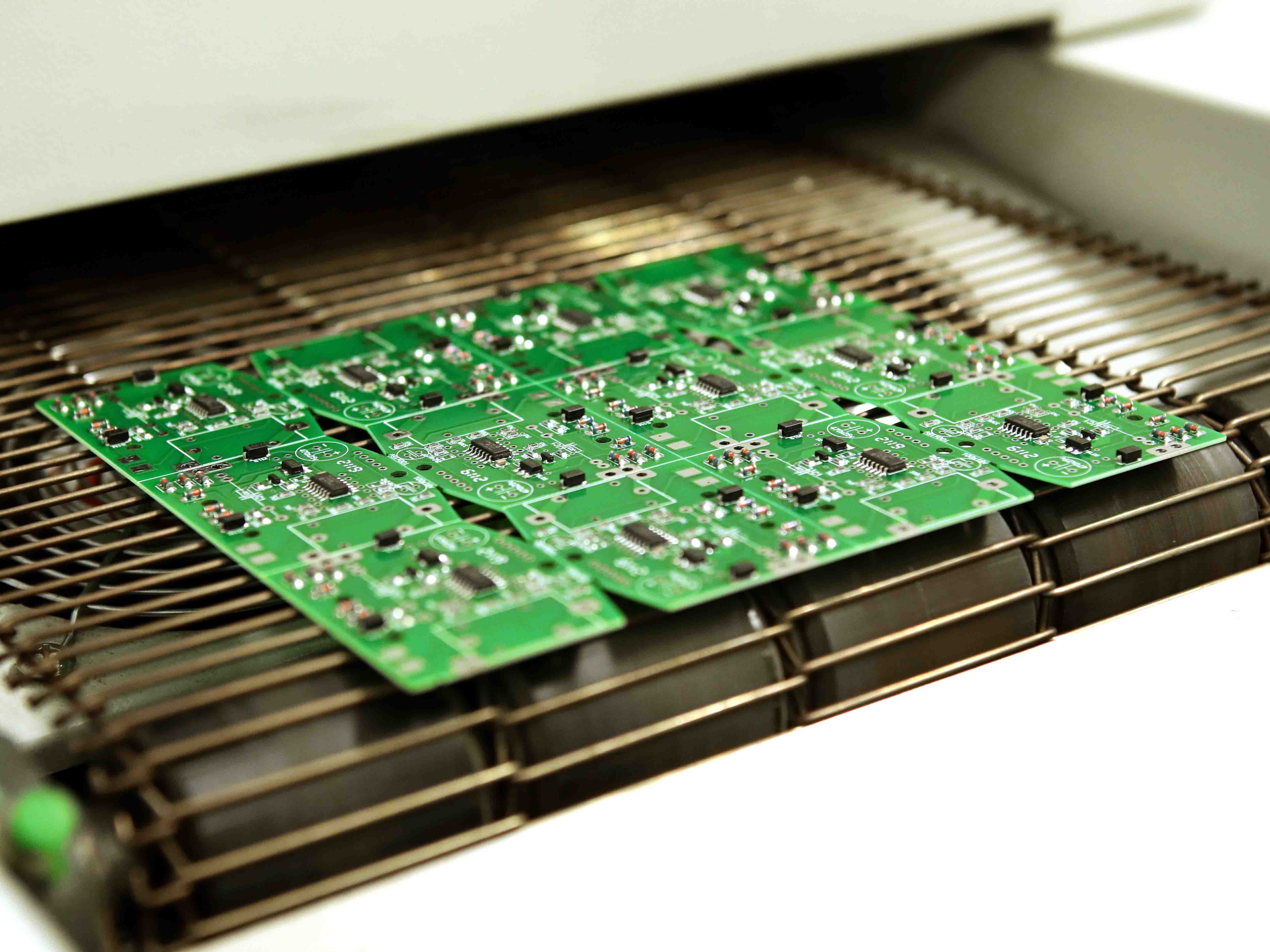 Reflow Soldering Defects: Challenges and Solutions