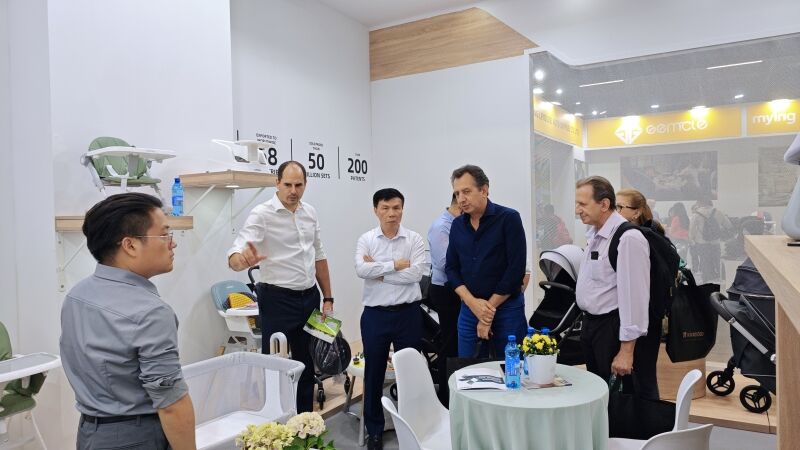 cool baby booth4.jpg