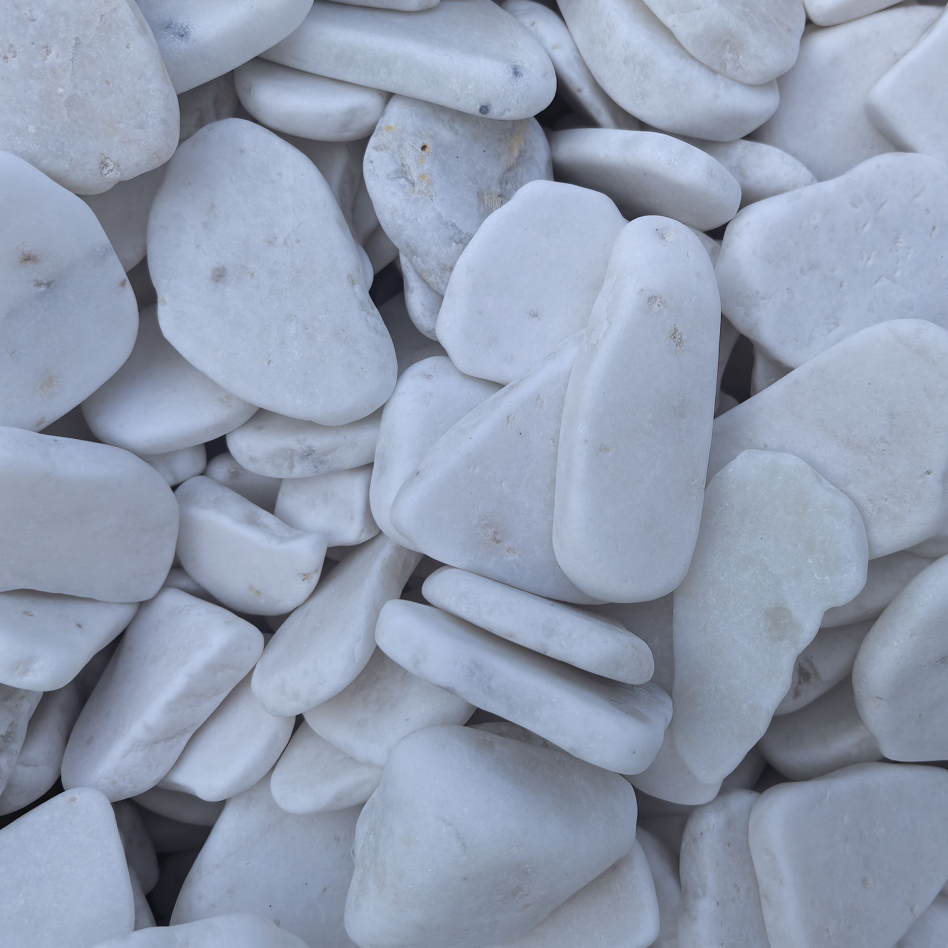 Discover the Unique Benefits of Decorative River Rock