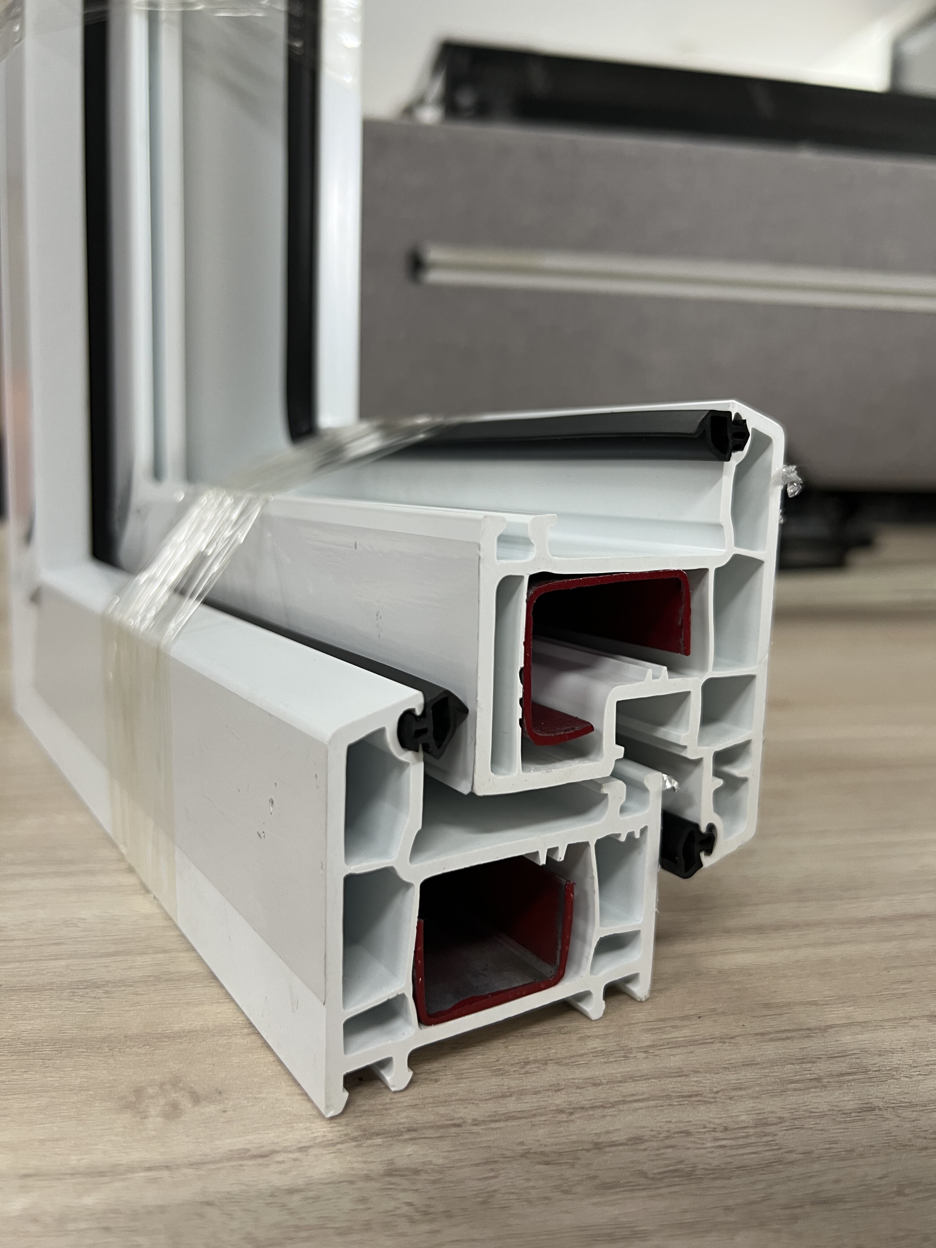 Fenêtres en PVC-U LUYISI : fourniture en vrac et solutions sur mesure